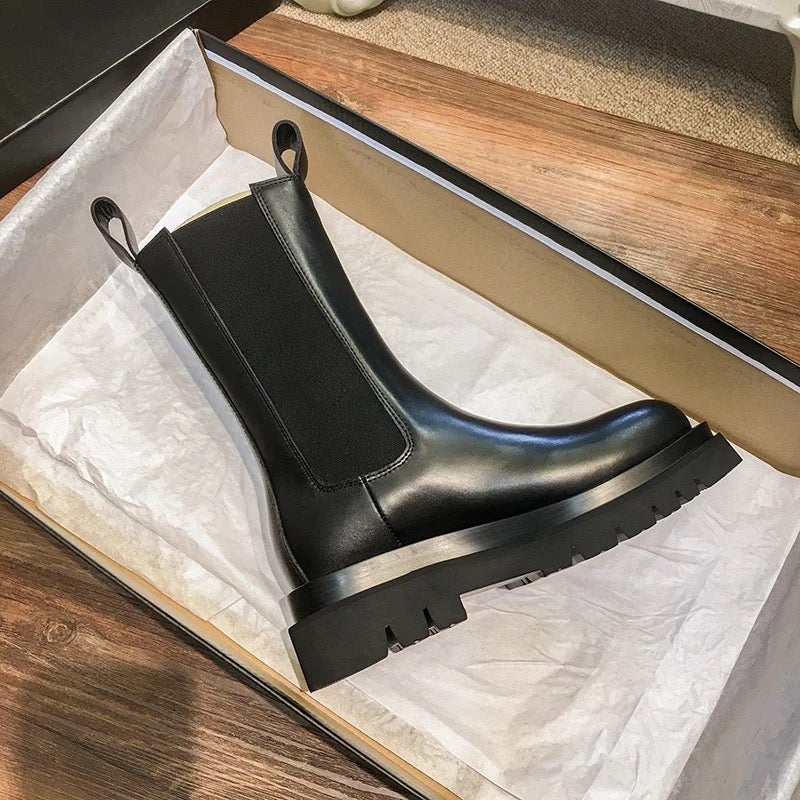 Francescaā¢ Designer Chelsea Boots